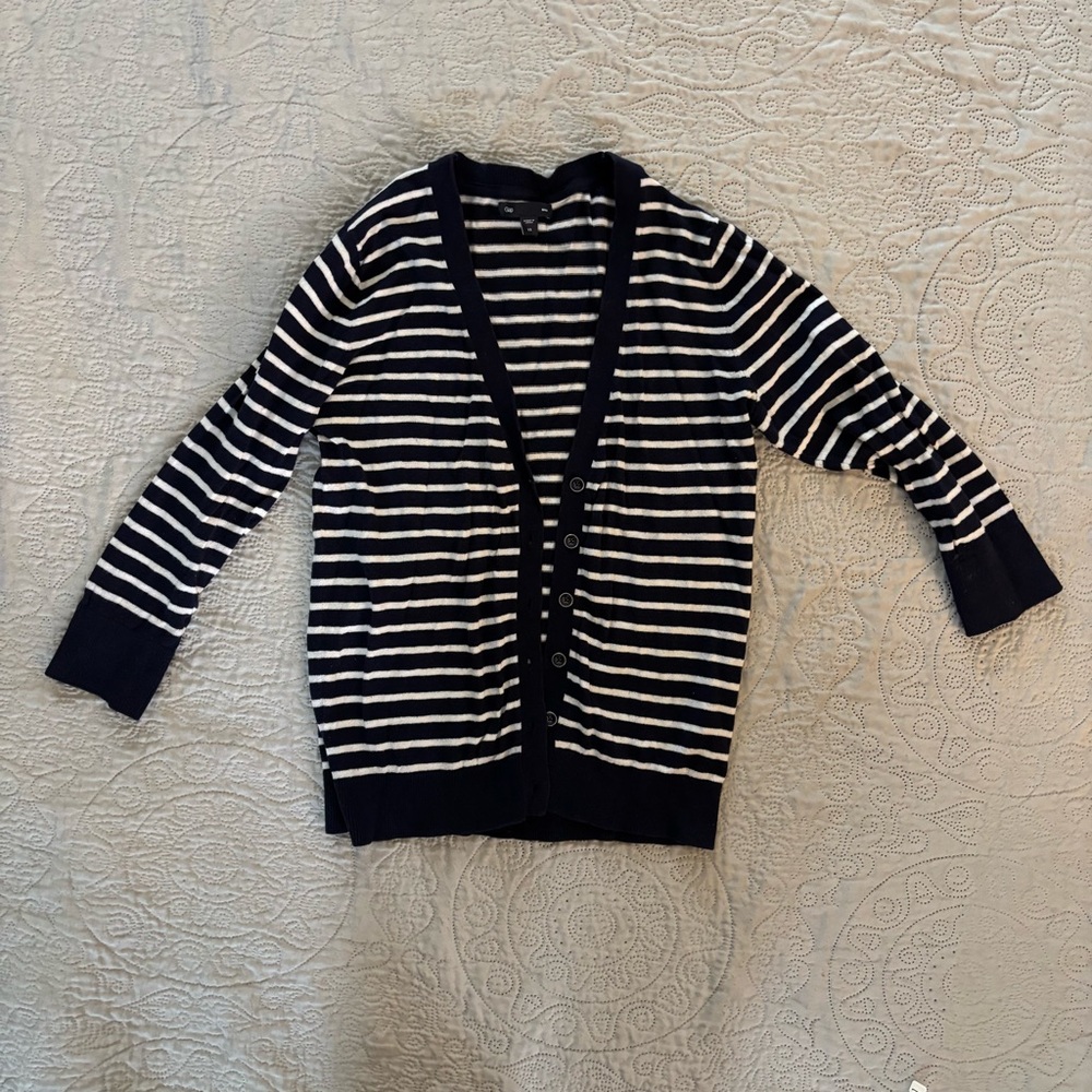 GAP Women's Striped Cardigan in Navy and White